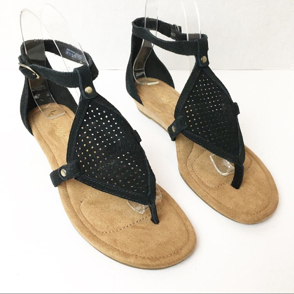 SZ 6.5 Koolaburra Black Suede Sandals
